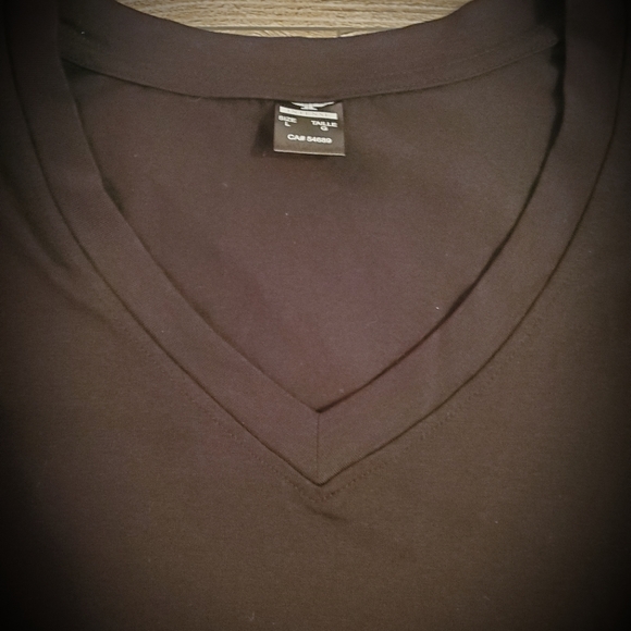 š²š¤Bundle of 3 black teeās - Picture 4 of 5